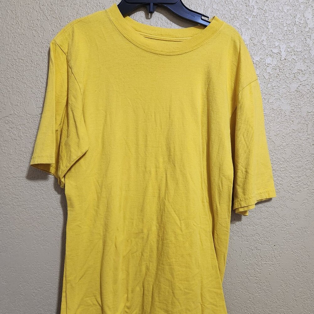 yellow basic tee - Picture 1 of 3